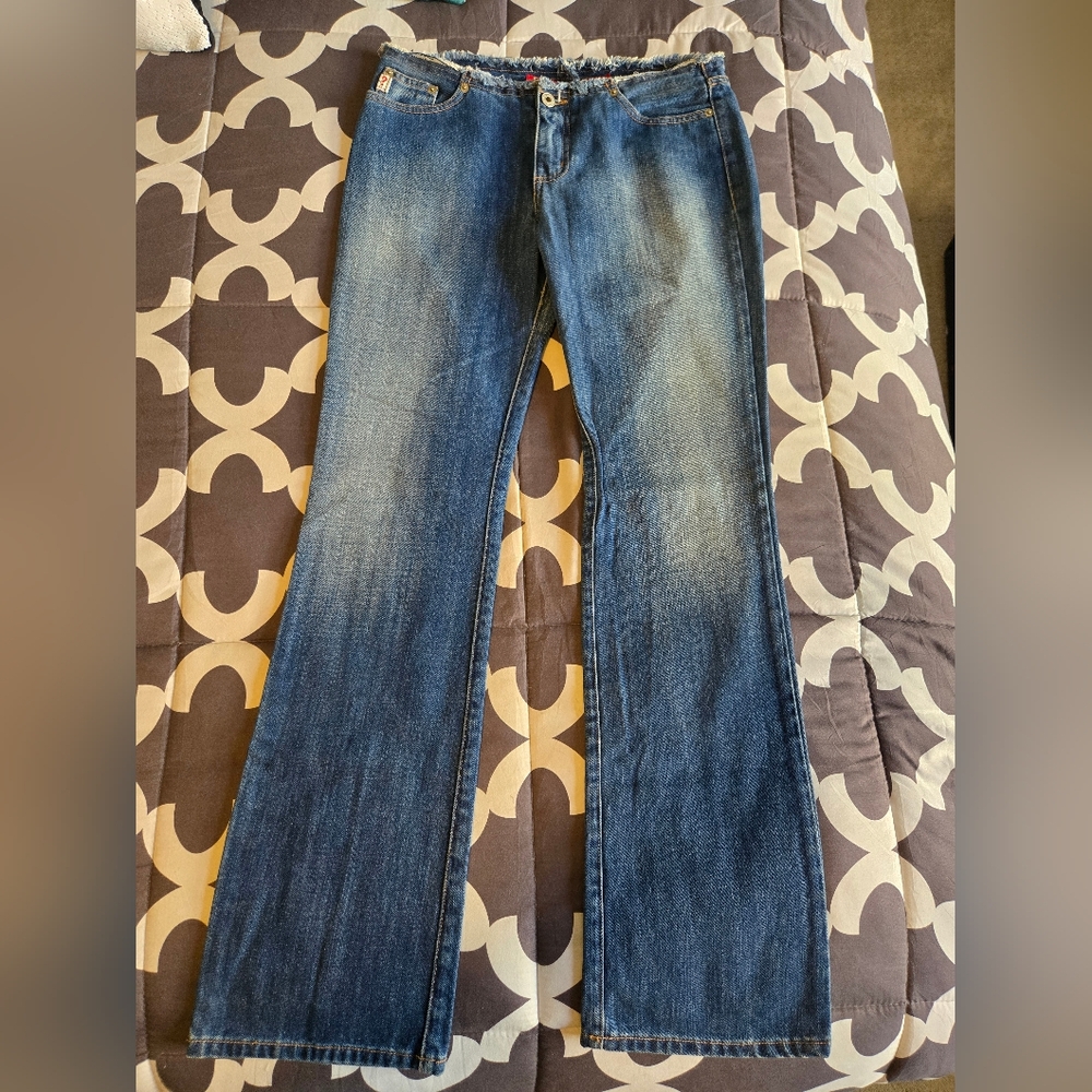 Stylish Guess Raw Hem Low Rise Blue Denim Jeans